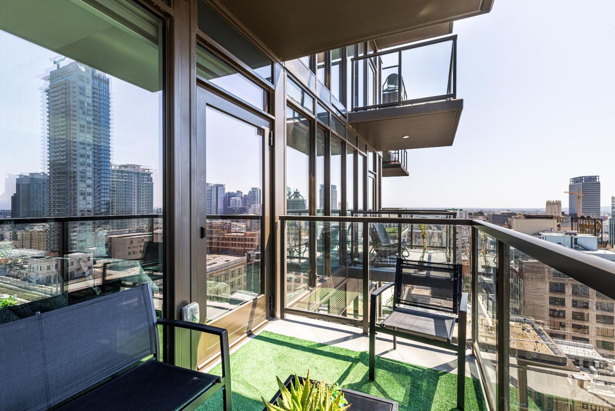 Top Floor 3 Bed 3 Bath Penthouse Living In Luxury Лос-Анджелес Экстерьер фото